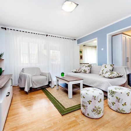 Apartman Oly Ровин Екстериор снимка