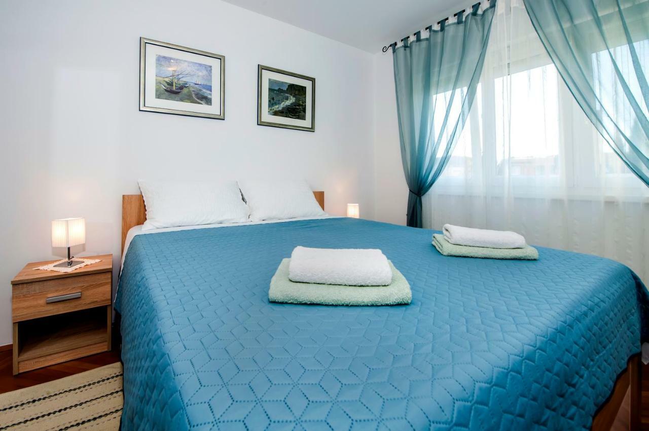 Apartman Oly Ровин Екстериор снимка